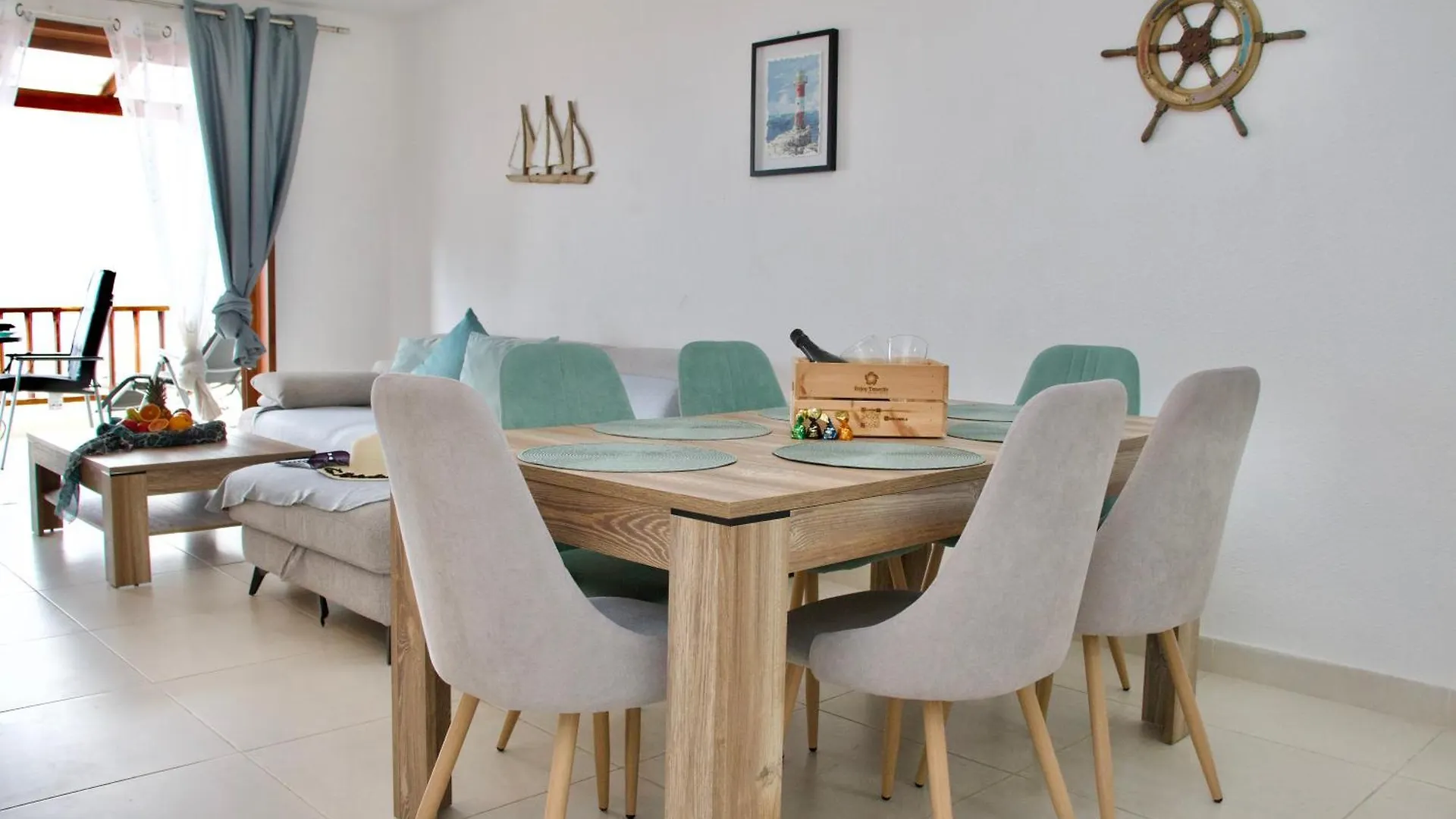 Апартаменты Capitain Beachside Haven Акантиладо-де-Лос-Хигантес
