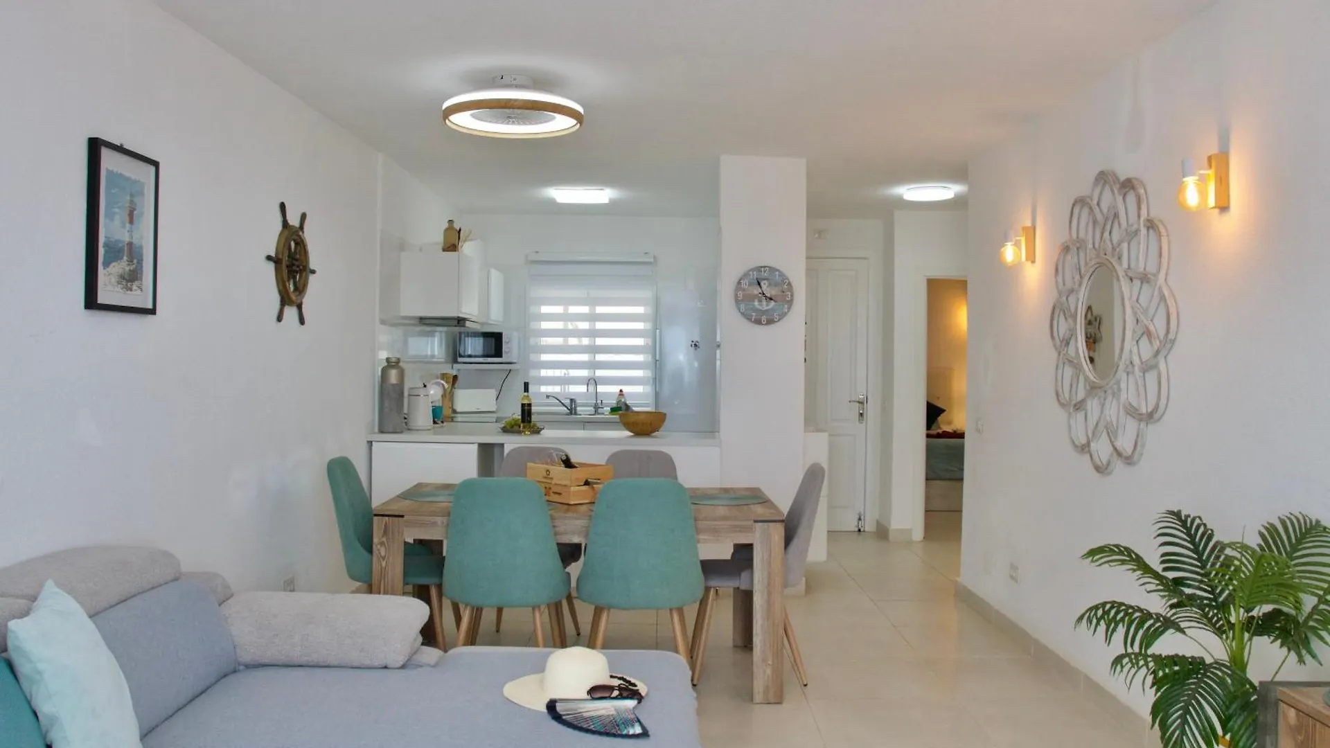 Capitain Beachside Haven Акантиладо-де-Лос-Хигантес 0*,  Испания