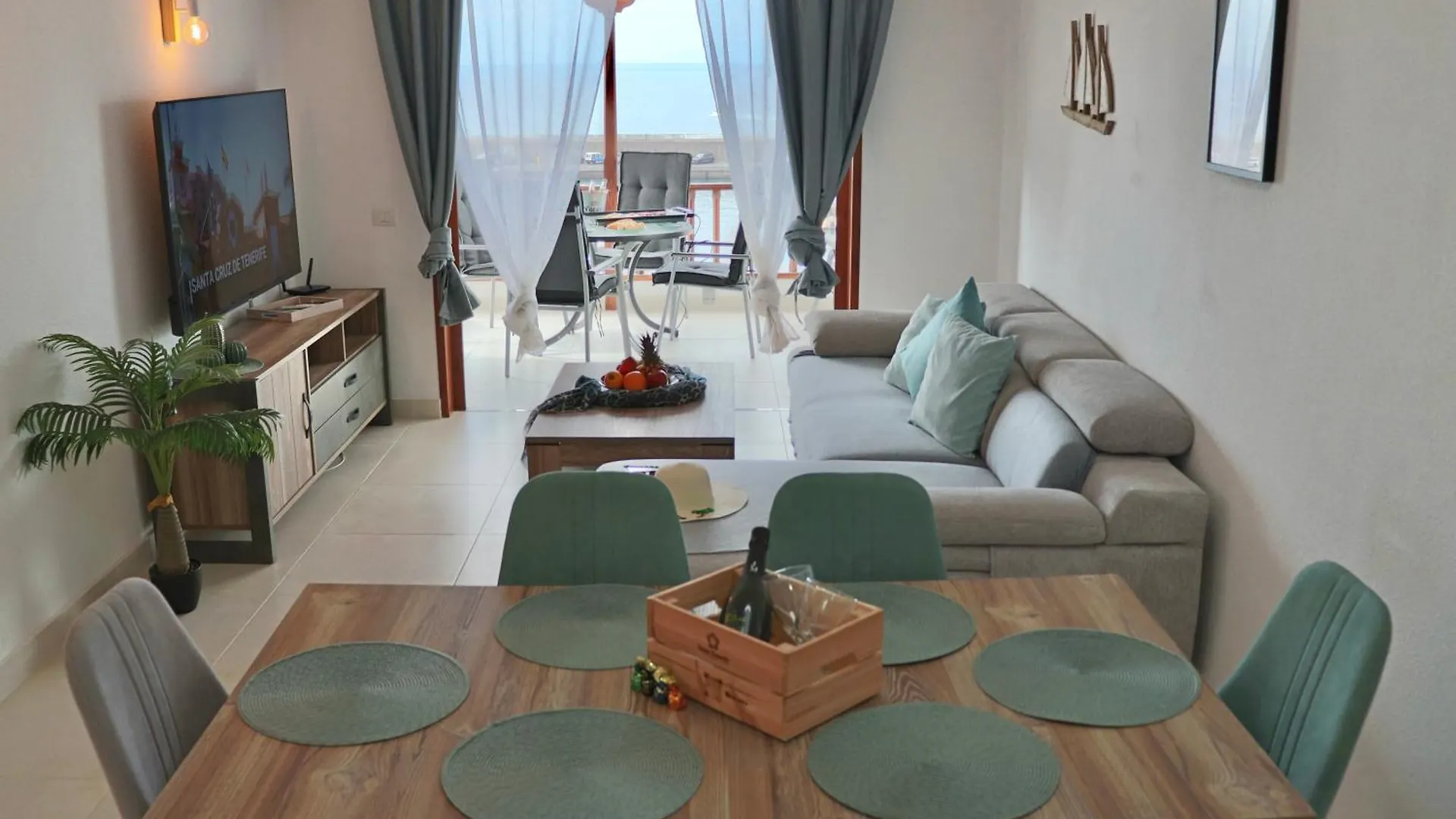 Capitain Beachside Haven Акантиладо-де-Лос-Хигантес Испания