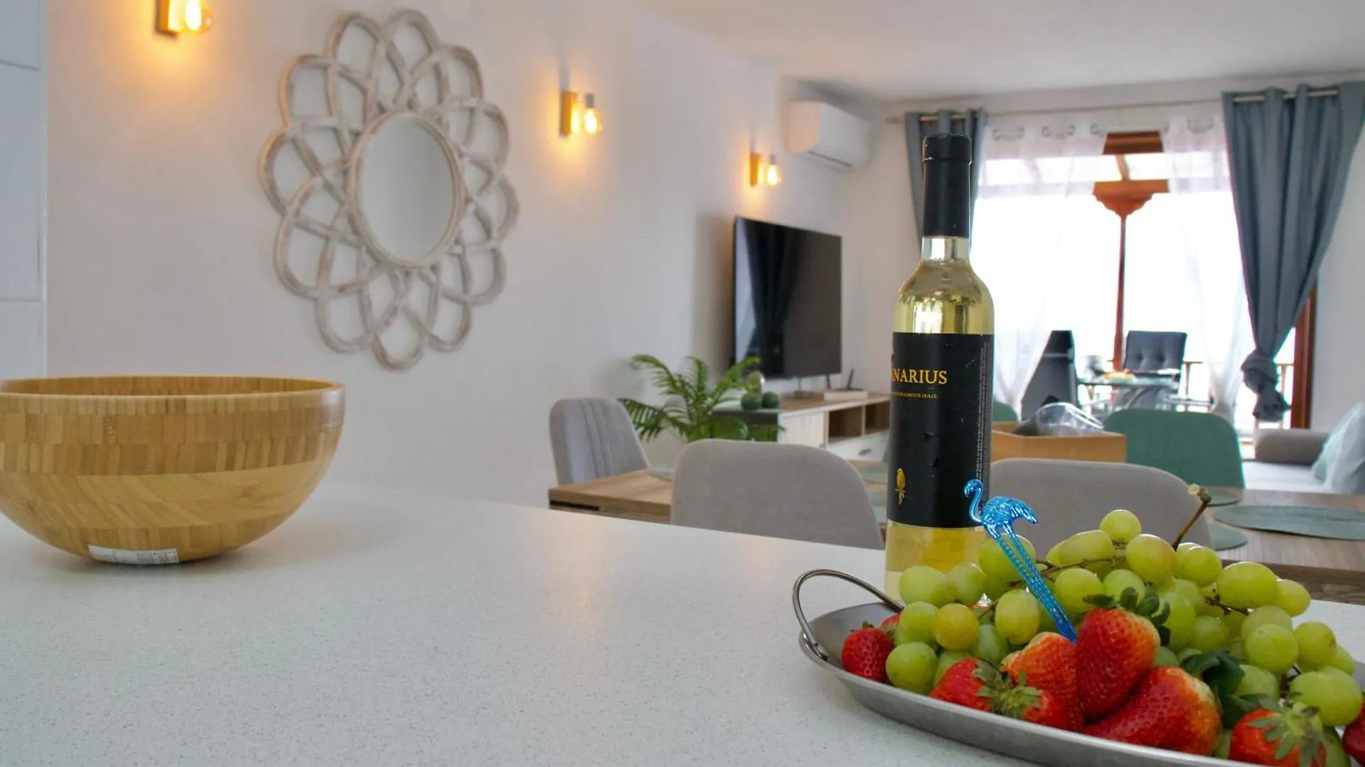 Capitain Beachside Haven Акантиладо-де-Лос-Хигантес 0*,
