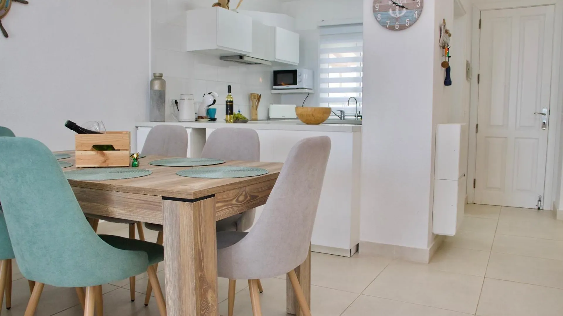 Capitain Beachside Haven Акантиладо-де-Лос-Хигантес 0*,  Испания