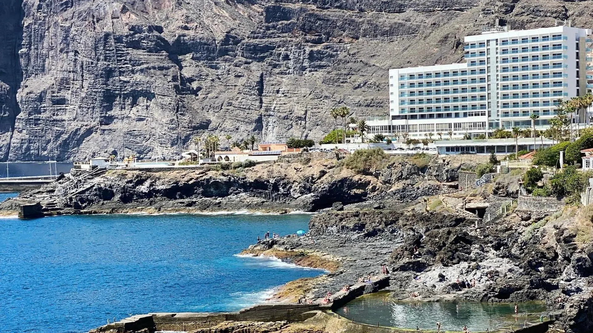Апартаменты Capitain Beachside Haven Акантиладо-де-Лос-Хигантес